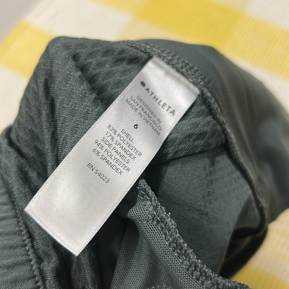 Athleta Quest Jogger in Bali Green size 6 Athleisure Outdoor - Picture 11 of 15